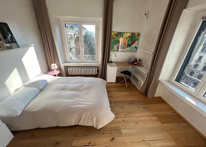 Tricolore Suite